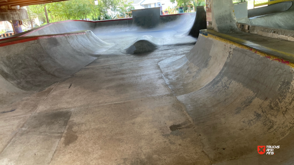 Parasite DIY skatepark